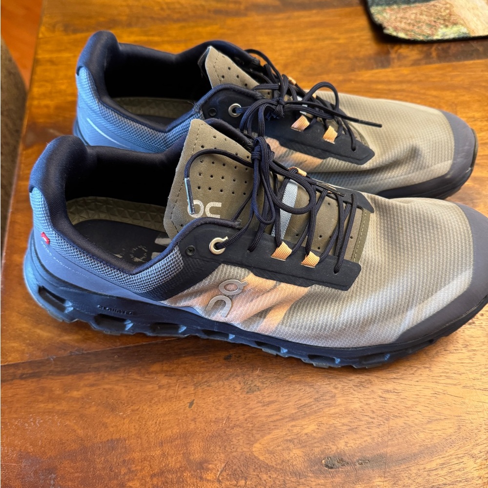 On cloud Men’s Size 12